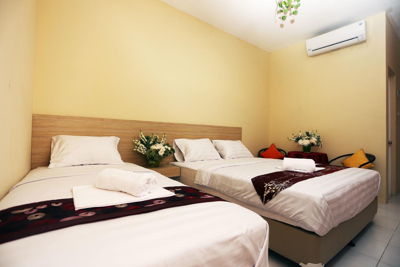 C.Stone Hotel Surabaya Ngoại thất bức ảnh