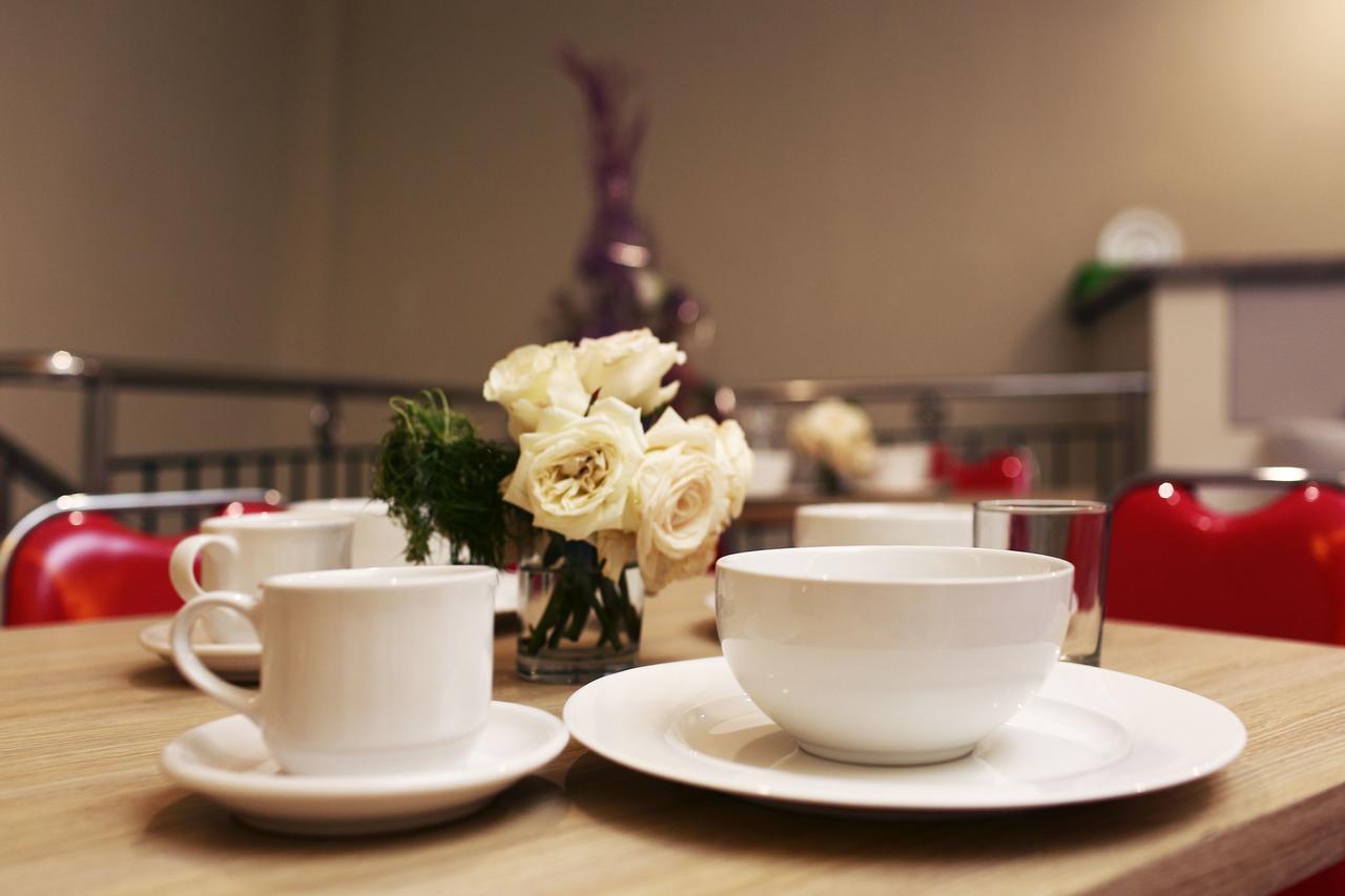 C.Stone Hotel Surabaya Ngoại thất bức ảnh