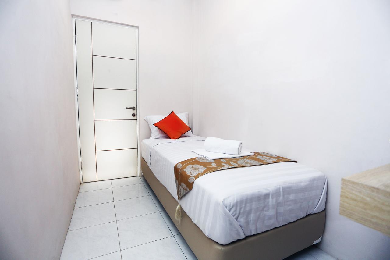 C.Stone Hotel Surabaya Ngoại thất bức ảnh