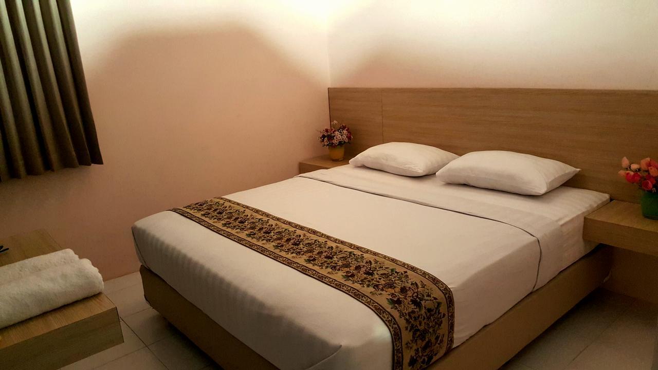 C.Stone Hotel Surabaya Ngoại thất bức ảnh